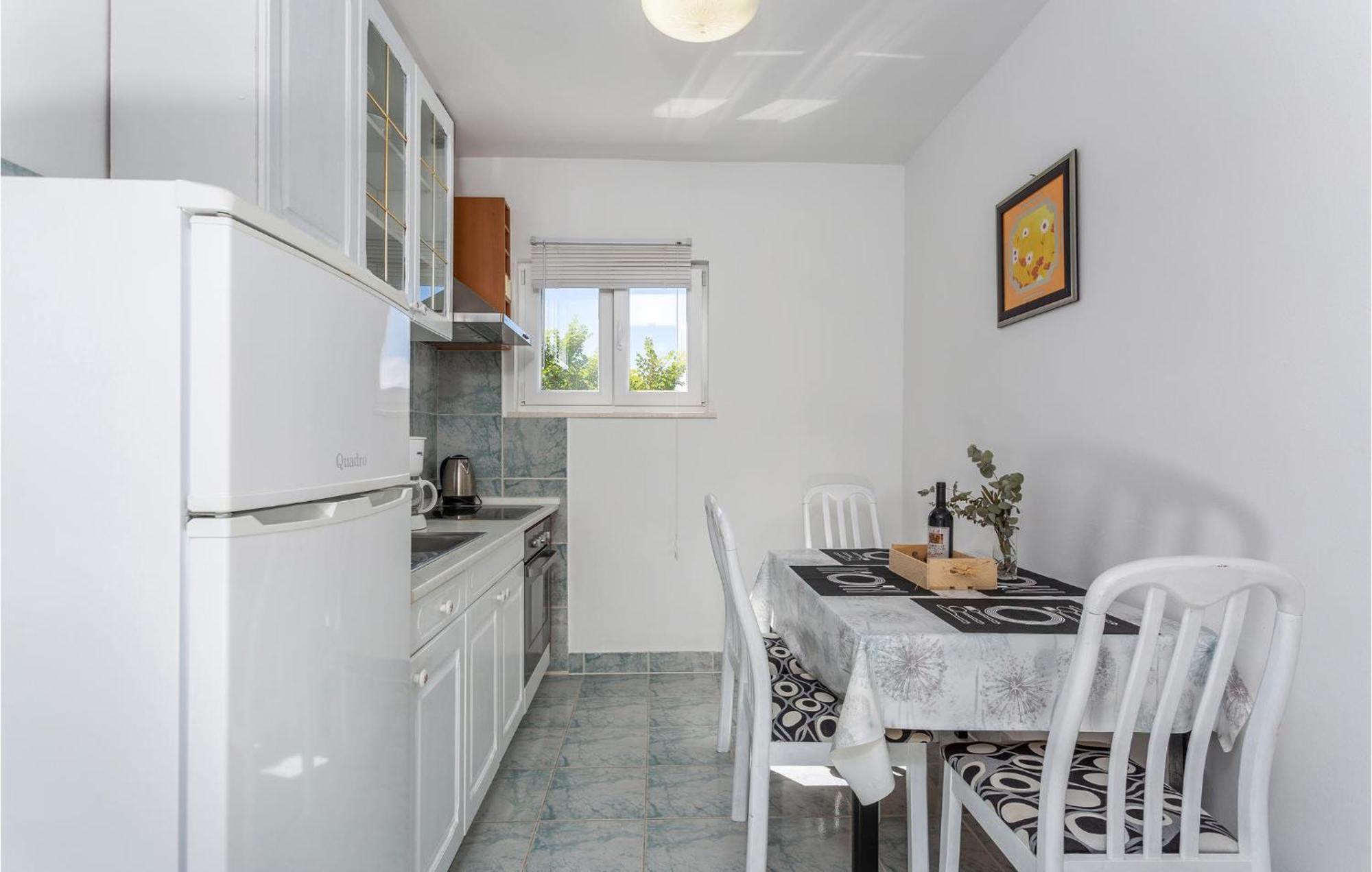 2 Bedroom Beautiful Apartment In Pinezici المظهر الخارجي الصورة