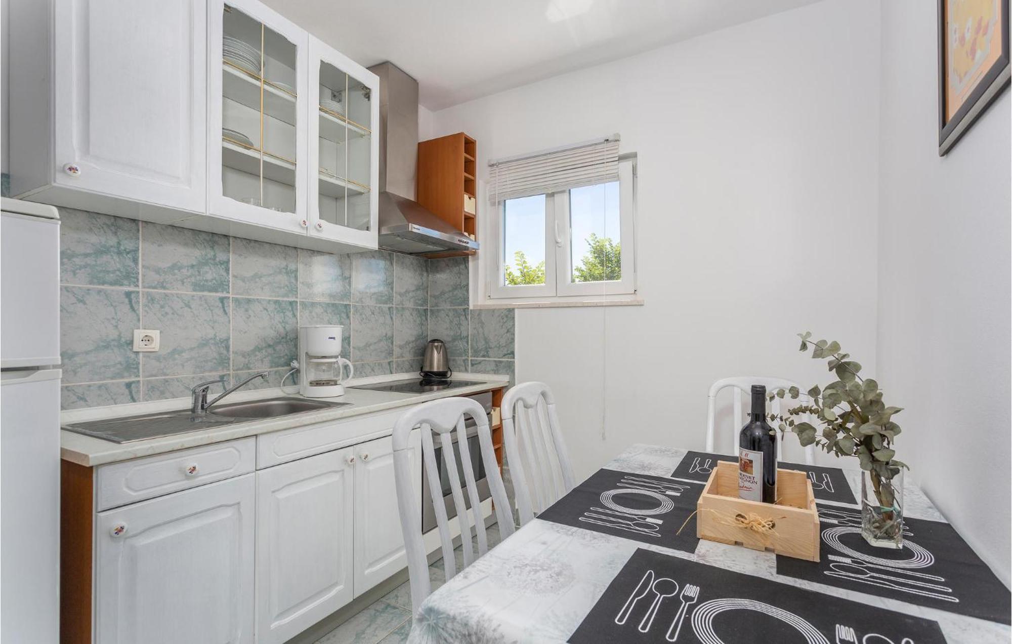 2 Bedroom Beautiful Apartment In Pinezici المظهر الخارجي الصورة
