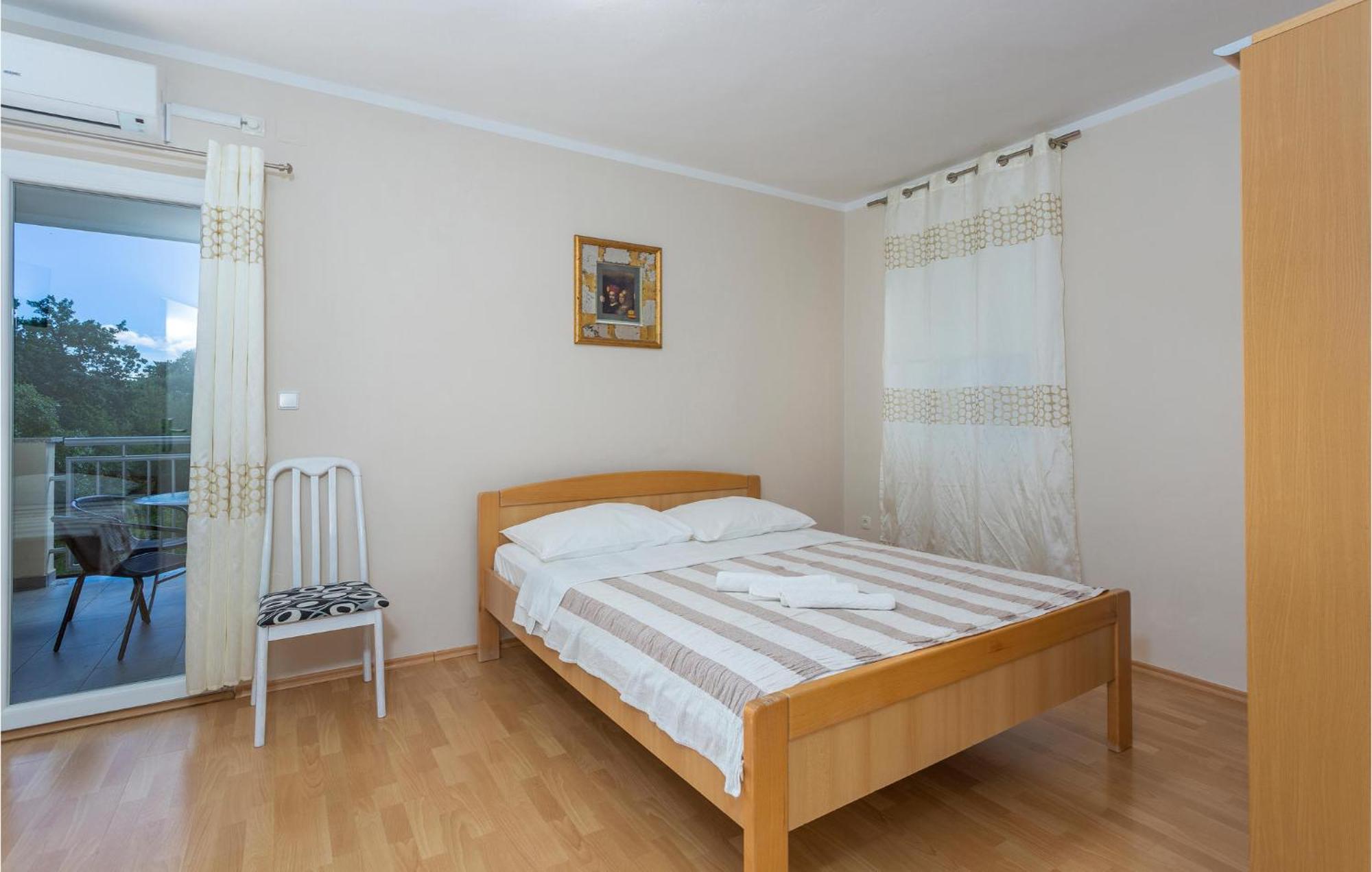 2 Bedroom Beautiful Apartment In Pinezici المظهر الخارجي الصورة